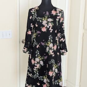 Floral Navy Dress With Pockets!